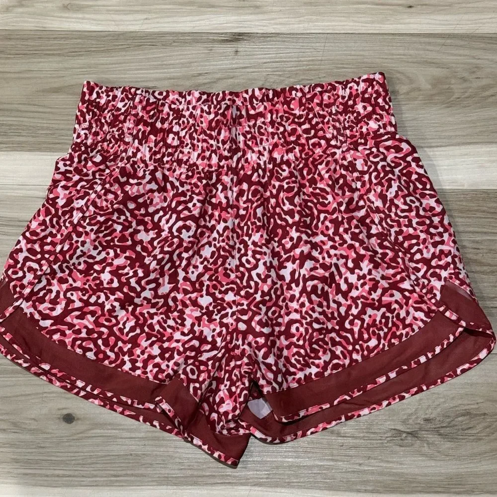 Athleta Mesh Racer Run High Rise 3 Inch Shorts Women’s Small